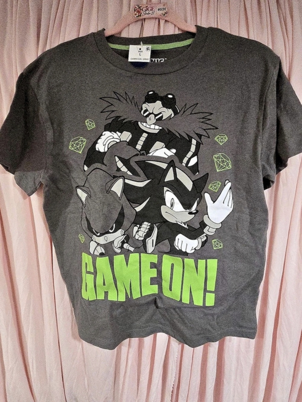 Sonic the Hedgehog Game On! Size Medium